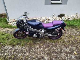 Yamaha FZR 600 Genesis - 2