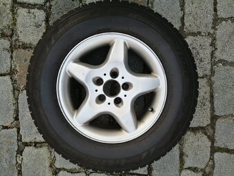 Bridgestone Blizzak LM25 4x4 235/70 R16 106T - 2