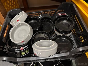 Velké a malé popelníky - 2