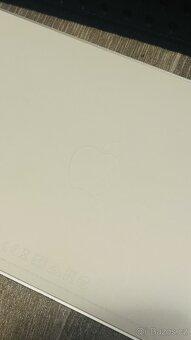 Apple Magic Keyboard (model A2450) – bezdrátová - 2