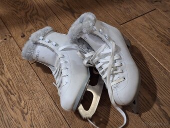 Prodám dětské lední brusle - 2