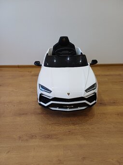 AUTÍČKO LAMBORGHINI URUS - 2