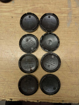 8 X STŘEDOVÉ POKLIČKY ORIGINÁL VW - 2