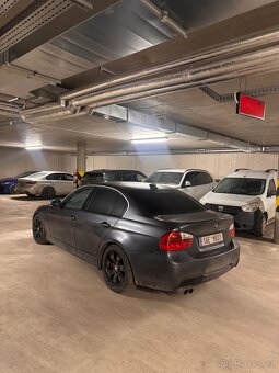 Bmw e90 330i M look - 2