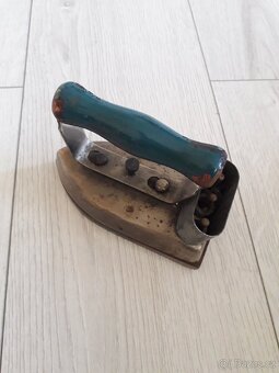 Retro žehlička - 2