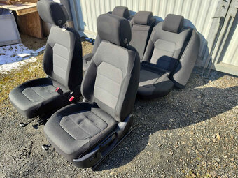 Sedačky Passat B7 - sedan - 2