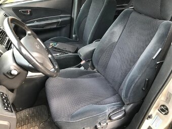 hyundai tucson interiér - sedadla - 2