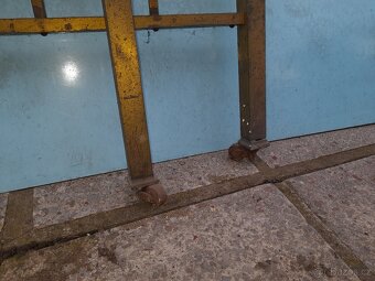 Čela mosazné postele - 2