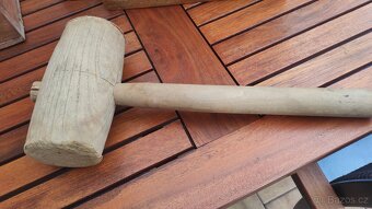 Stará dřevěná palice - 2