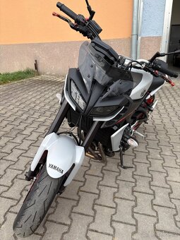 Yamaha MT09 - 2