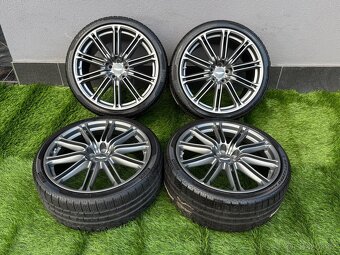 Aston Martin DB9S kola - 2