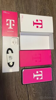 T Phone 5G - 2