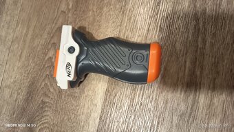 Držák na zbraně nerf - 2