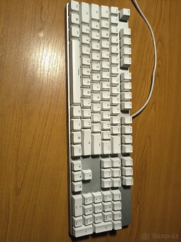 Herní klávesnice Glorious GMMK FULL SIZE 100% MATTE WHITE - 2
