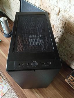 Kvalitní case Fractal Design Define C | Midi tower | ATX - 2