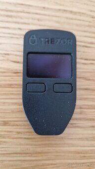 Trezor ONE Black nová hardwarová peněženka - 2