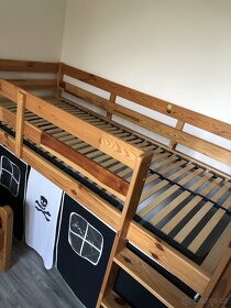 Dřevěná vyvýšená postel 200x90 - 2