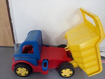 Dětské nákladní auto Giant truck Wader - 2