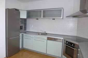 Pronájem novostavby bytu 3+kk s balkonem, garáží a parkovací - 2