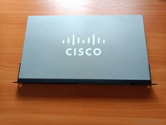 Cisco SG200-26 Gigabit Smart Switch (až 4 ks) - 2
