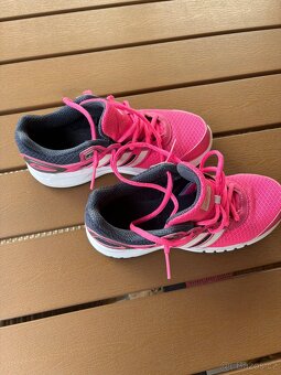 Adidas vel.37 1/3 - 2