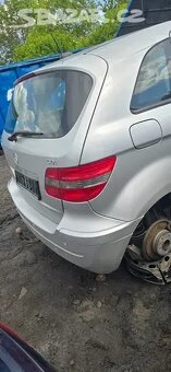 bouraný Mercedes B - 2