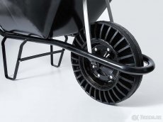 stavební kolečko Kataro s černou korbou 60l - 2