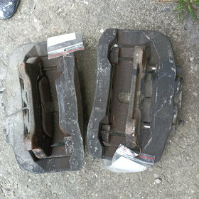 Přední brzdové třmeny Audi A8 D3, A6 C6 360mm - 2
