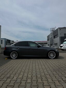 BMW e90 325i manual - 2