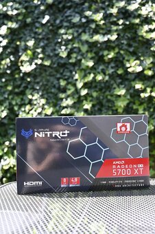 Sapphire Nitro+ Radeon RX 5700 XT 8GB - 2