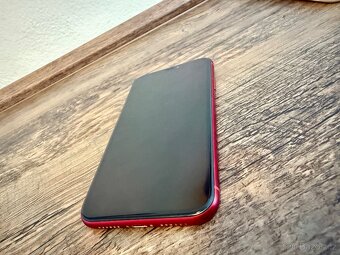 iPhone XR 64 GB (PRODUCT)RED – plně funkční - 2