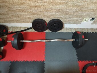 Bench press + další vybavení - 2