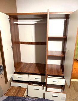 Velká šatní skříň 140x60x200cm - 2