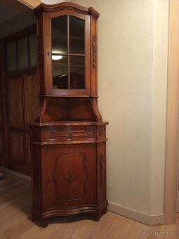Starožitná rohová skříňka - 2