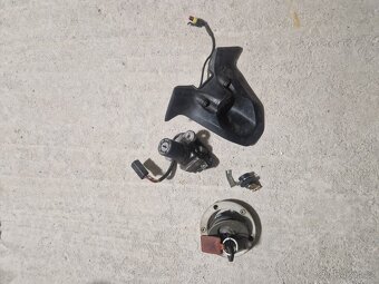 sada zámků Ducati 1098 2008 + kryt spínací skříňky - 2