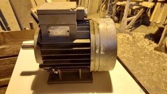 Elektromotor 550W, 910 otáček - 2