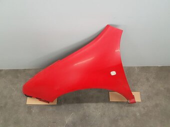 Přední blatníky Fabia I, červené 8180 + kapota - 2