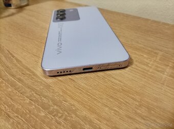Prodám v pěkném zachovalém stavu Vivo V40 SE - 2