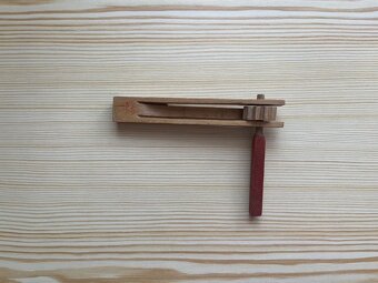 Retro dřevěná řechtačka - 2