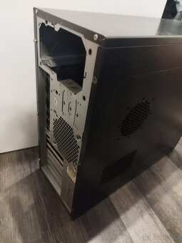 PC skřín - 2