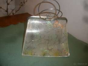 Zajímavá retro kabelka - 2