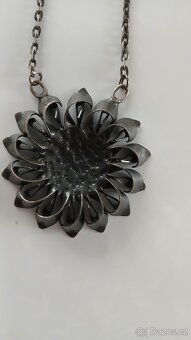 Celokovový starý náhrdelník ,bižuterie - 2