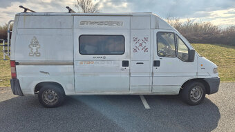 Obytná dodávka pro 4 osoby - 2