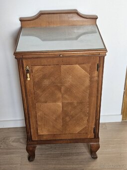 Nábytek dobový- prodám - 2