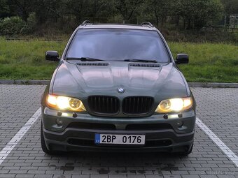 2x BMW X5 e53 4.8is - 2