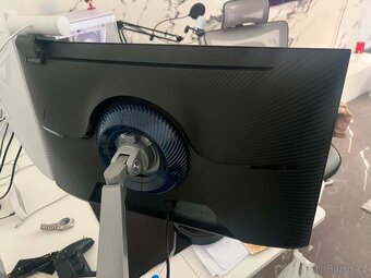 Samsung Odyssey G3 LS24AG32x - 2