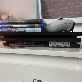 Ps4Pro, ovladač, 3 hry - 2