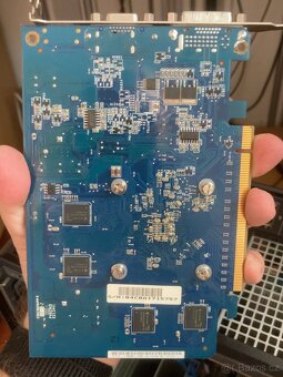 ATI Radeon HD 3650 512 MB Grafická karta - 2