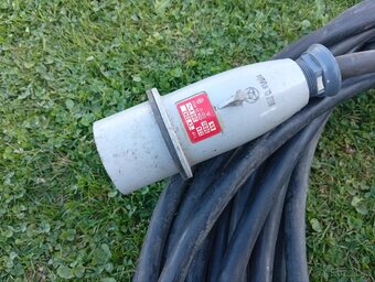 Prodlužovací kabel 380 v 25 m - 2