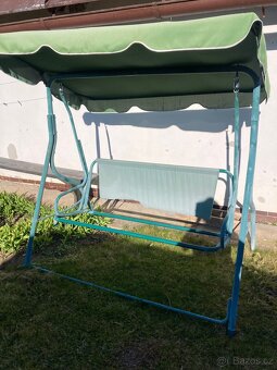 Zahradní houpačka k renovaci - 2